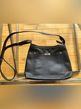 Roots Black Pebbled Leather Crossbody Shoulder Bag